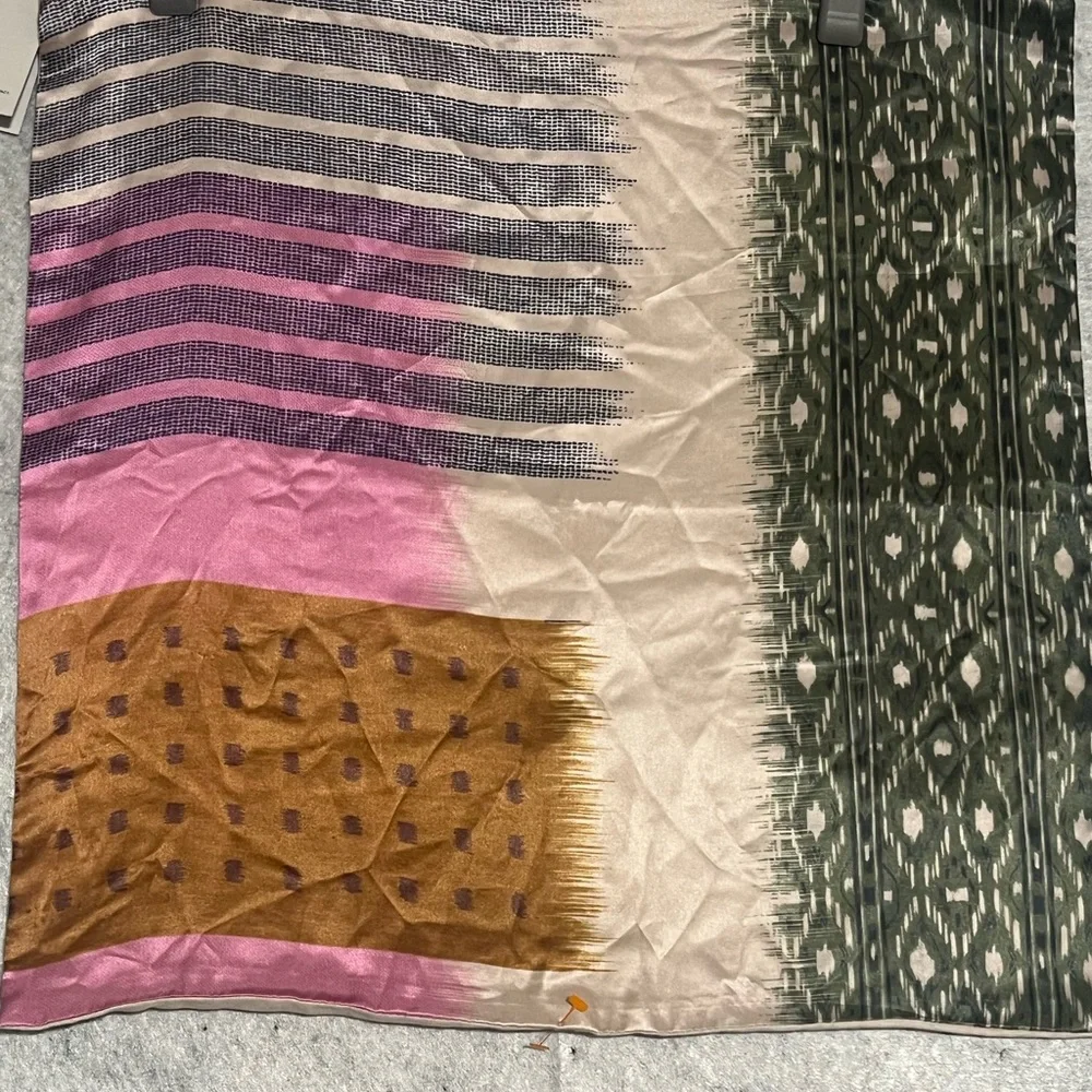 New* West Elm Abstract Ikar Decor Pillow Cover 20X20”, multicolor silk